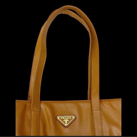AUTHENTIC PRADA PALTRO NV NAPPA ANTIQUE GLOSSY CAMEO LEATHER TOTE-ONLINE COMPS - Picture 4 of 9